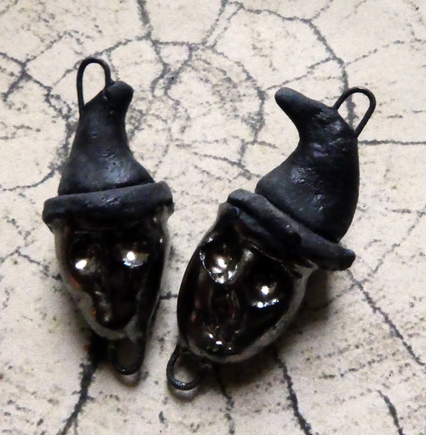 Ceramic Skulls in Witch Hat Connectors - Gloria