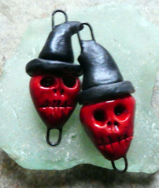 Ceramic Skulls in Witch Hat Connectors - Red