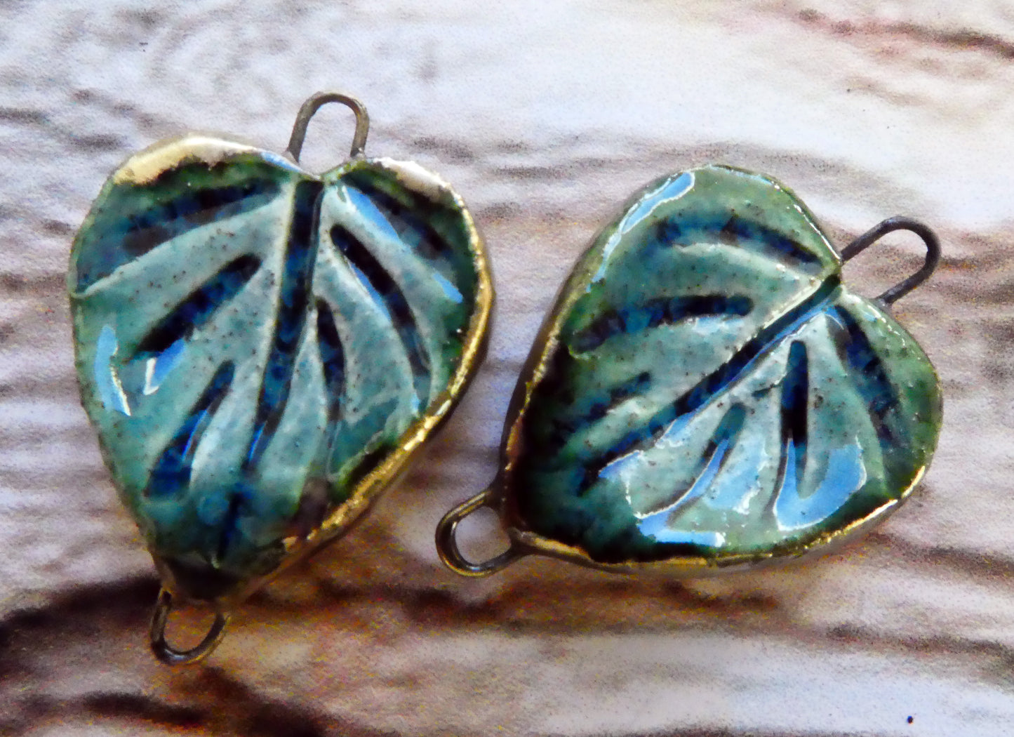 Ceramic Heart Shaped Leaf Connectors - Bora Bora