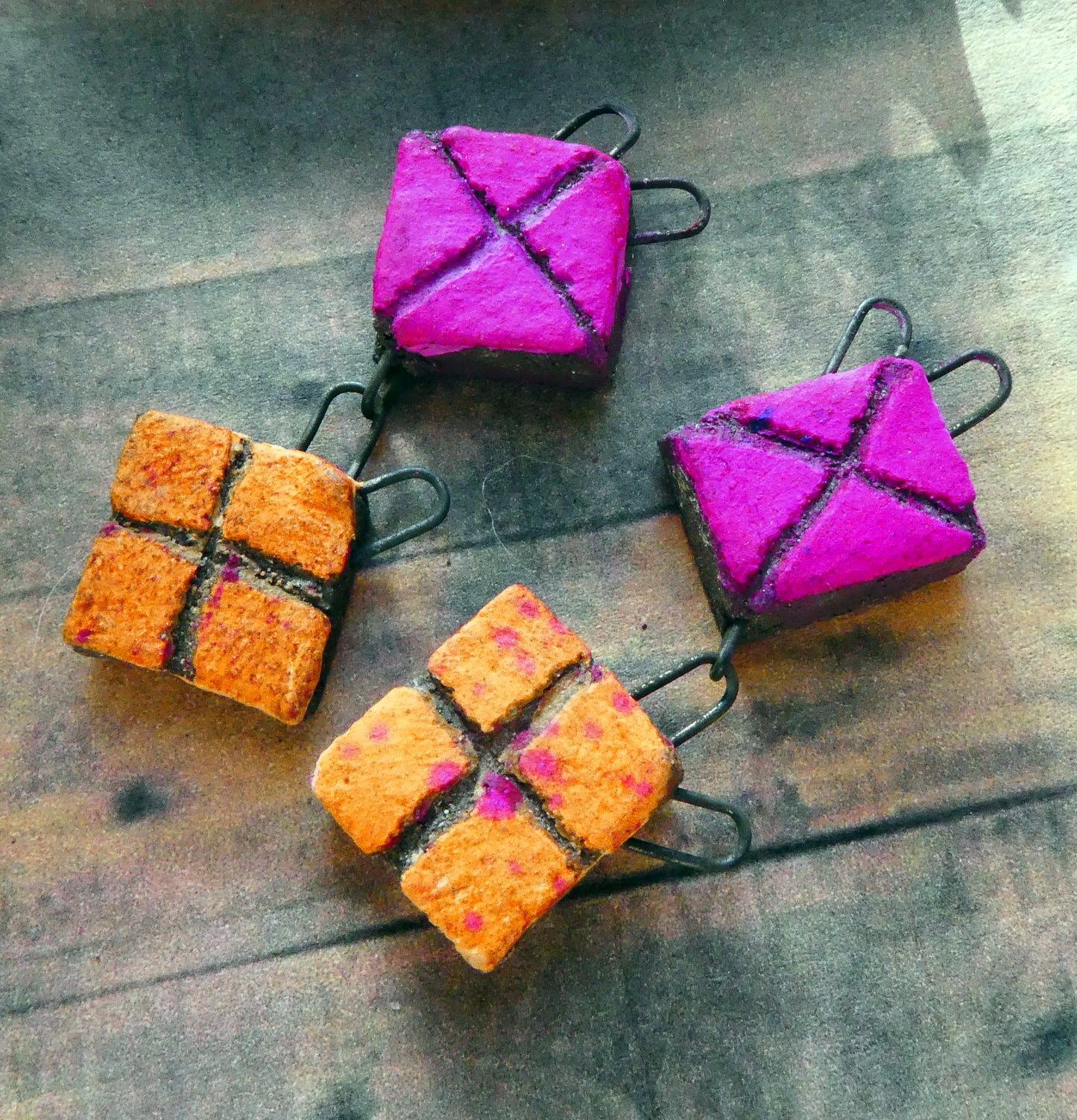 Ceramic Tumbling Gift Boxes Dangles - Orange and Magenta