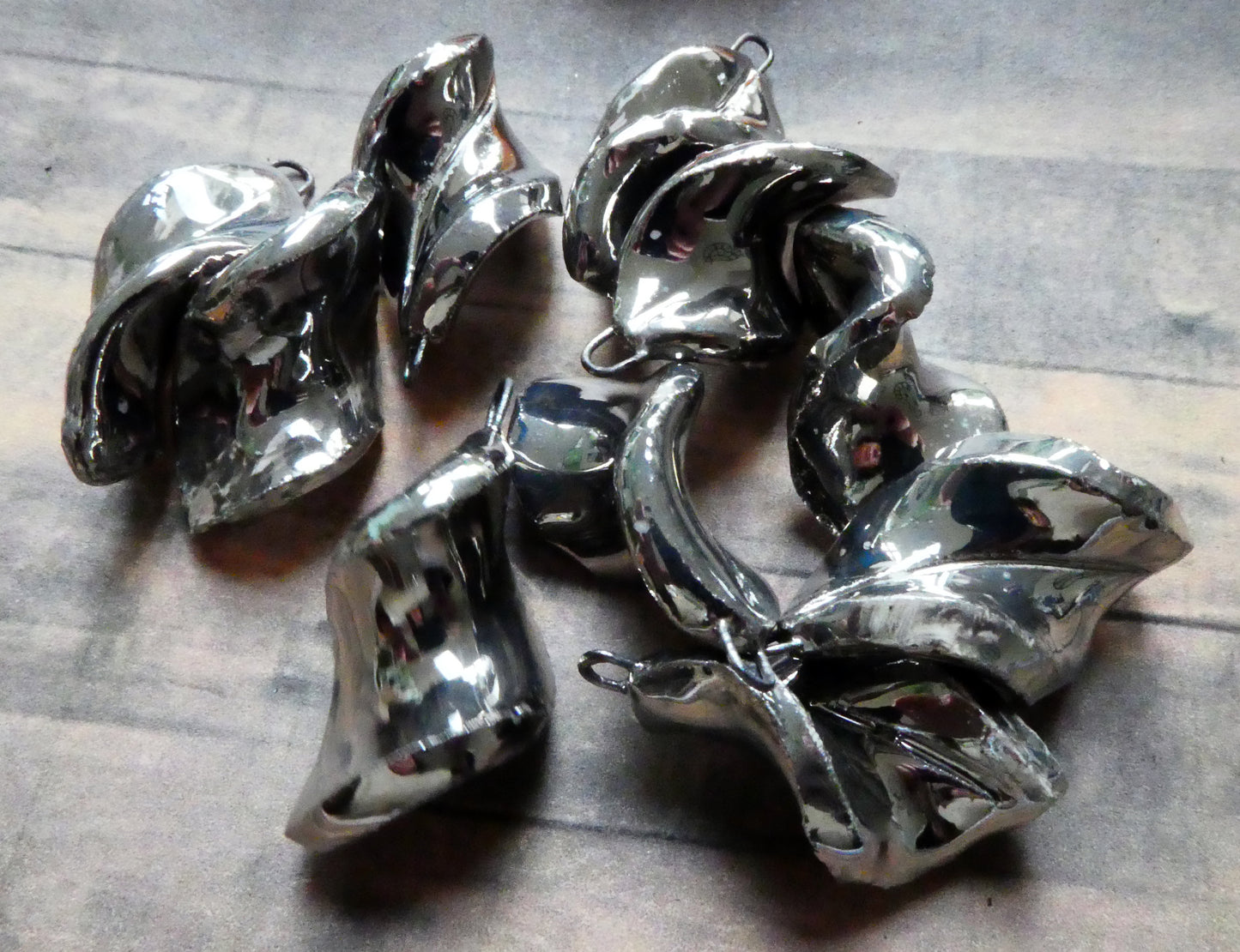 Ceramic Lustre Twist Charms - Platinum