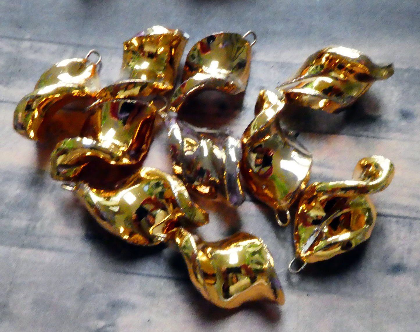 Ceramic Lustre Twist Charms - Gold