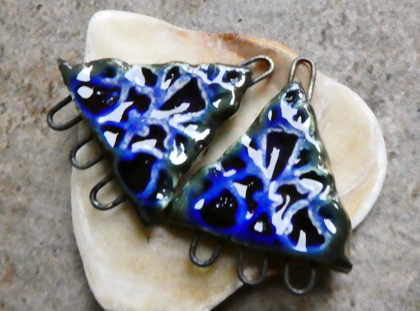 Ceramic Textured Triangle Earring Connectors - Mirror Blue