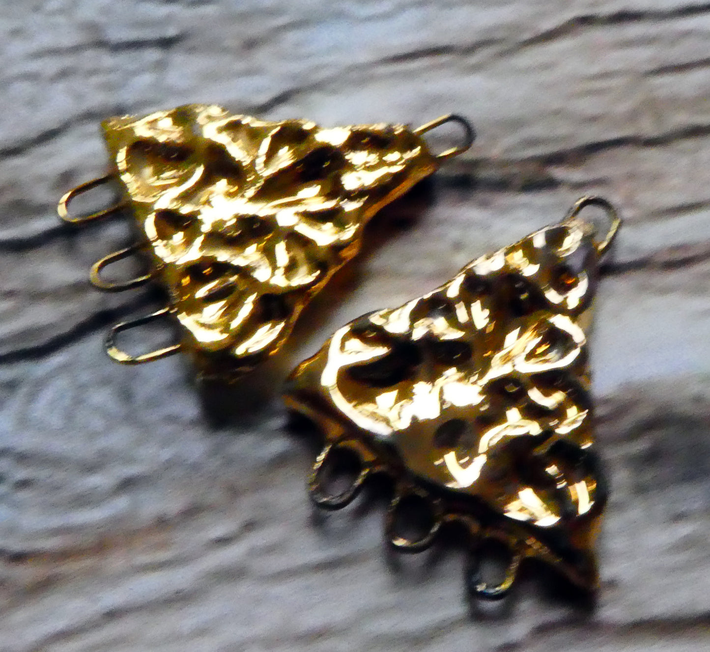 Ceramic Textured Triangle Earring Connectors -Gold Lustre