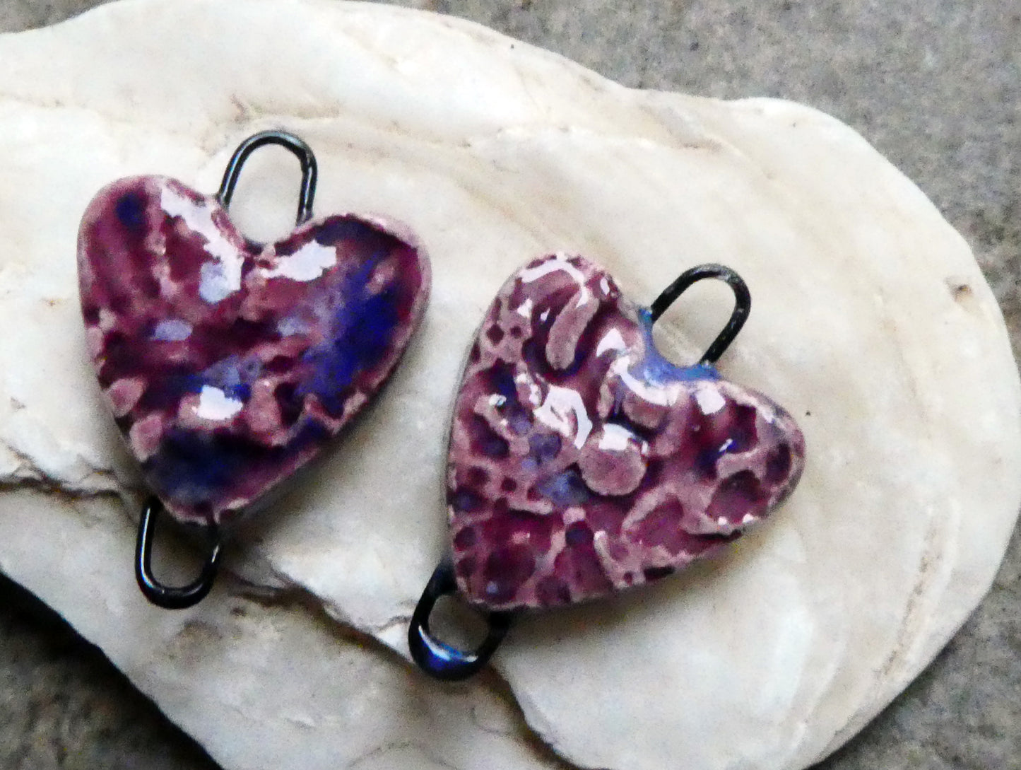 Ceramic Little Textured Heart Connectors - Plum Jelly