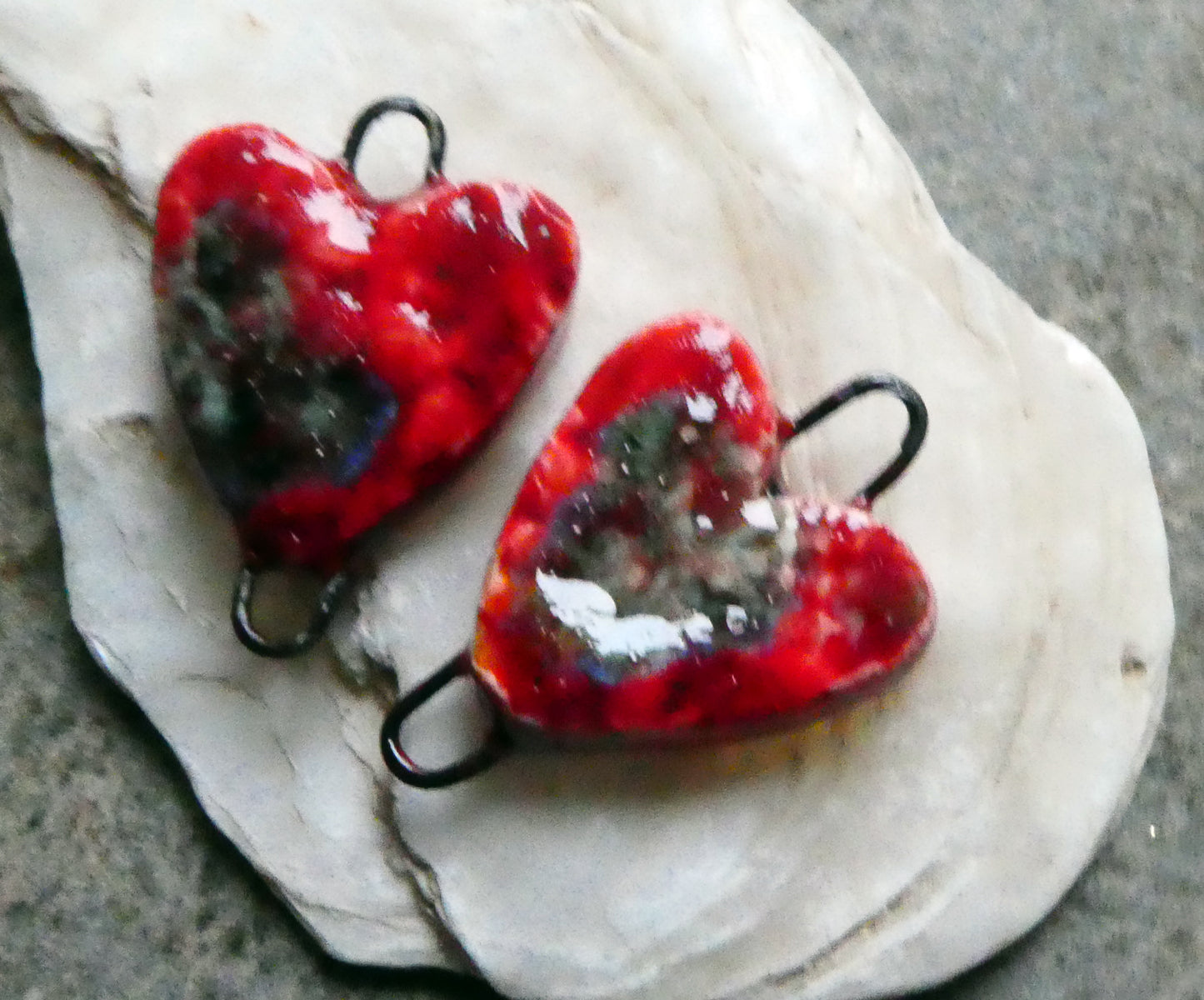 Ceramic Little Textured Heart Connectors - Ladybird