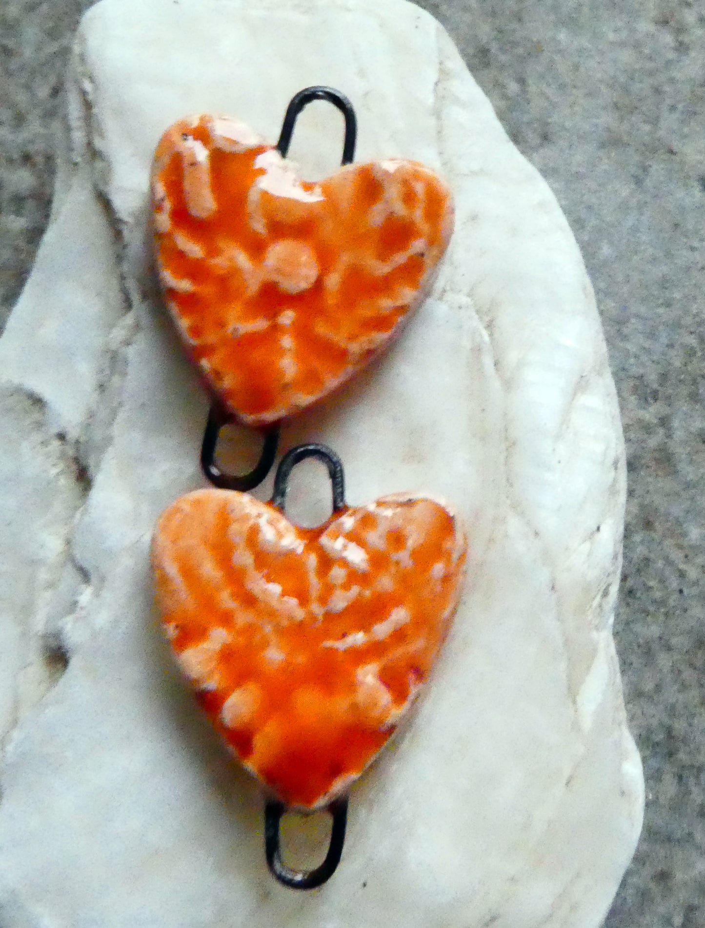 Ceramic Little Textured Heart Connectors - Wildfire