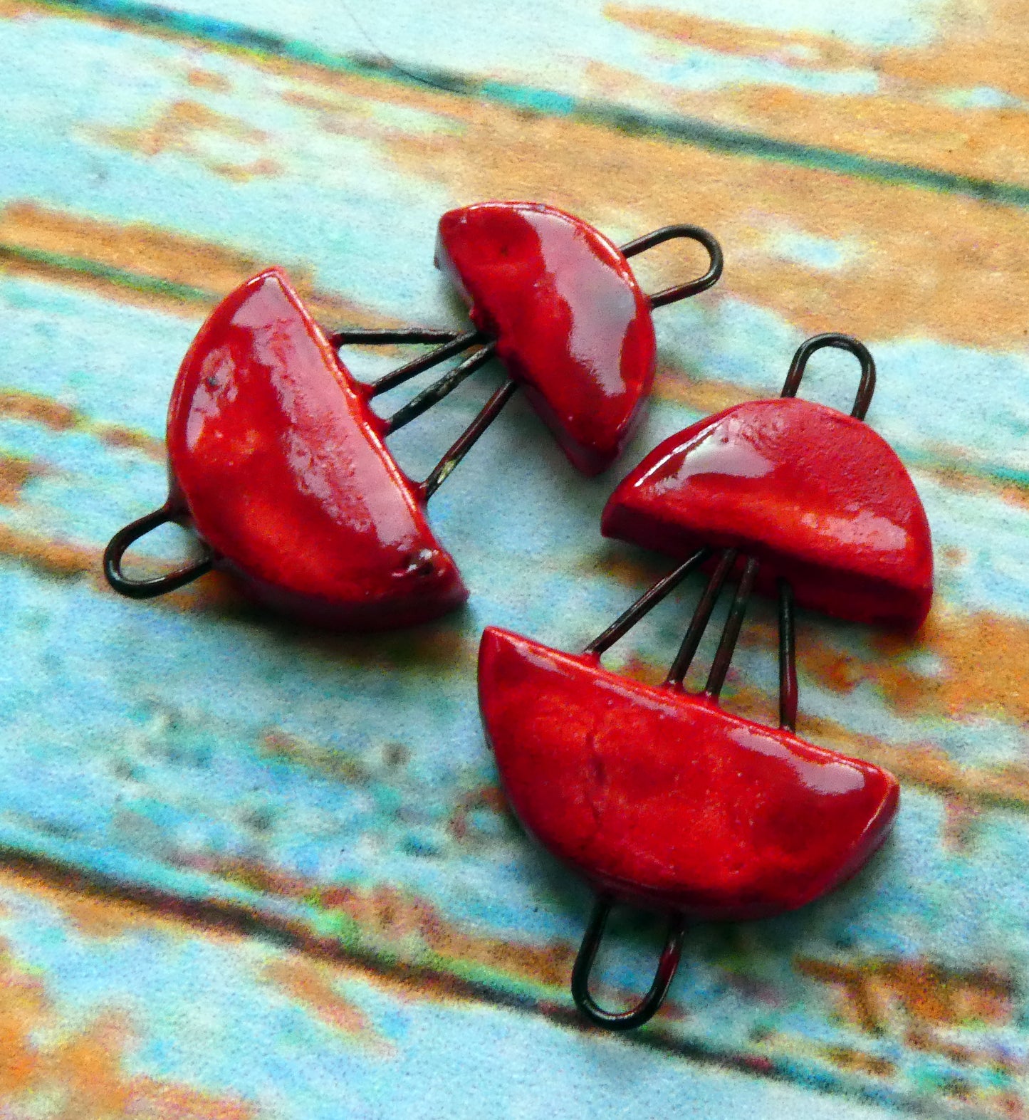 Ceramic Half Disc Connectors - Red