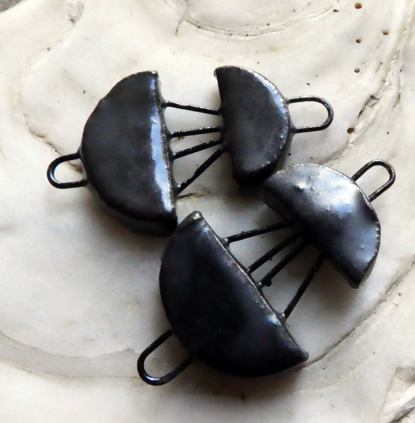 Ceramic Half Disc Connectors -Pewter