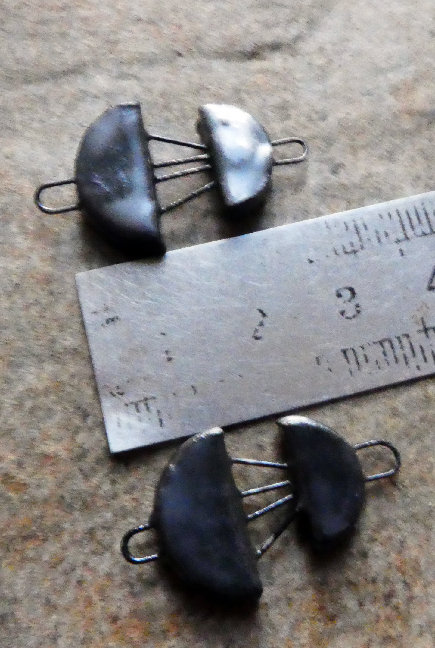 Ceramic Half Disc Connectors -Pewter