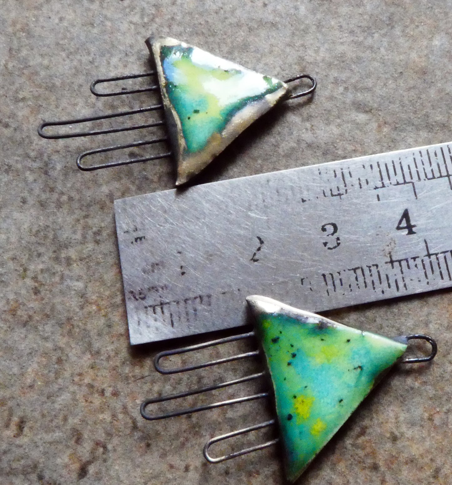 Ceramic Three Hoop Triangle Connectors - Meadow