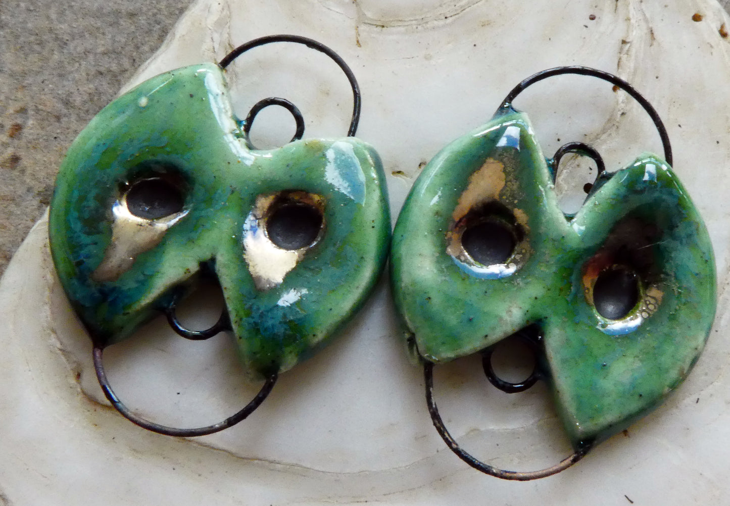 Ceramic Four Hoop Connectors -Rockpool