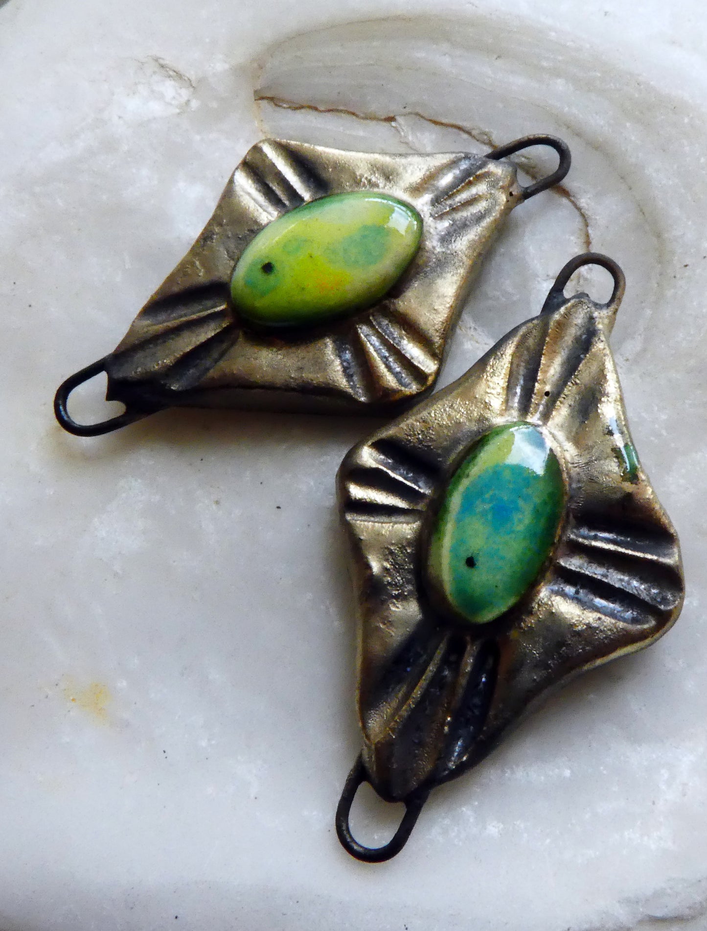 Ceramic Bronzy Diamond Connectors -Meadow