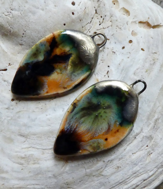 Ceramic Slim Leaf Charms - Oriental Caramel