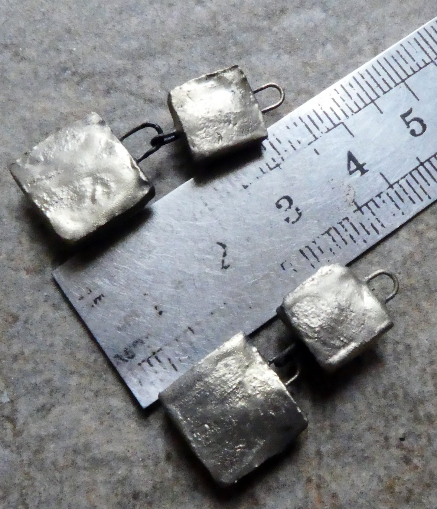 Ceramic Moulded Square Dangles - Appltini