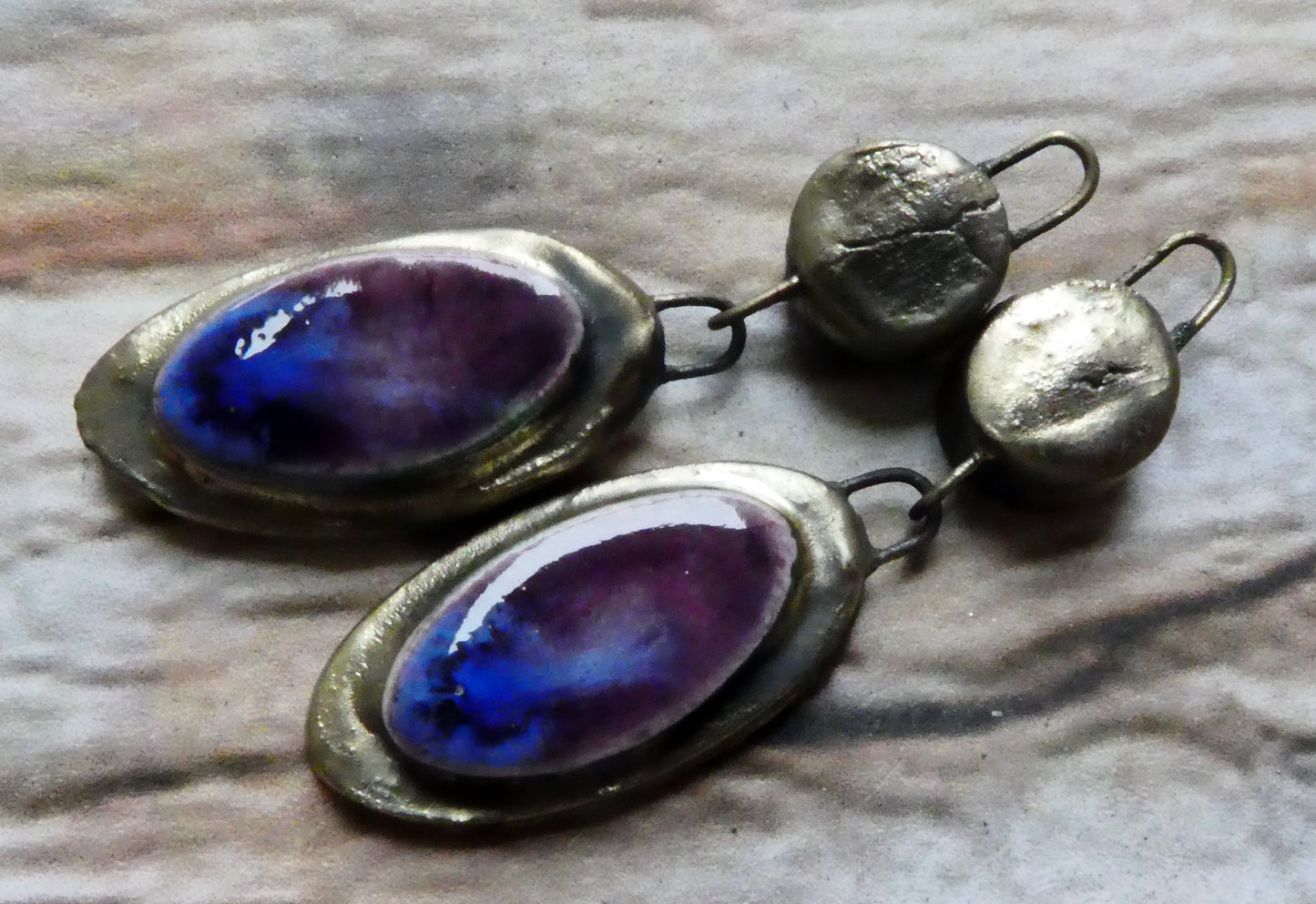 Ceramic Disc and Moulded Oval Dangles - Royal Fantasy
