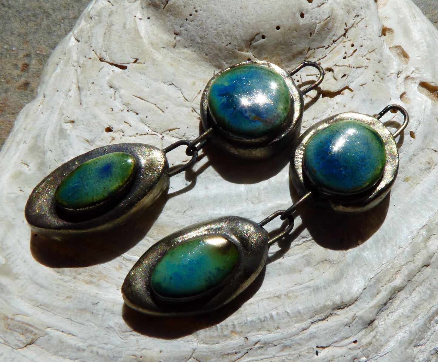 Ceramic Moulded  Disc and Oval Dangles - Blue Azure