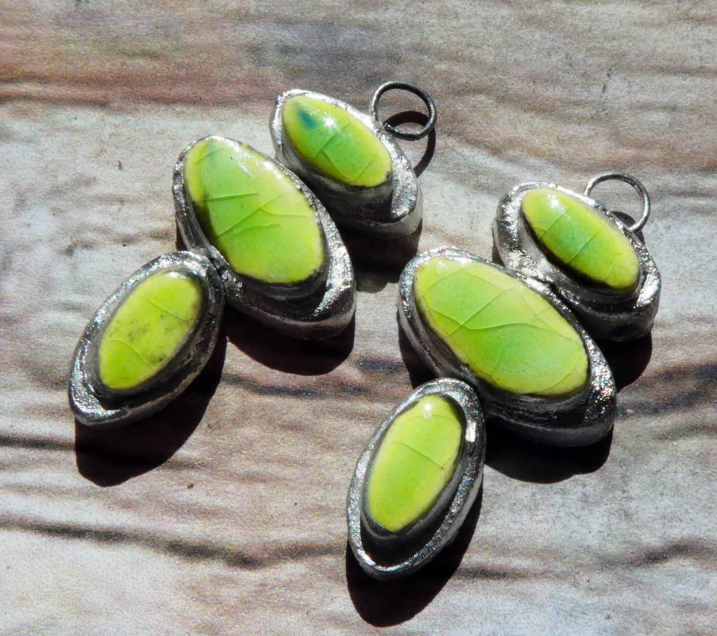 Ceramic Silvery Moulded Triple Oval Stack Charms -Lime