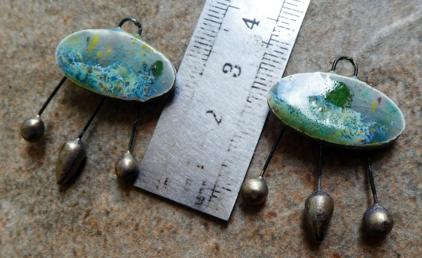 Ceramic Oval Bobbly Charms - Mountain Moss