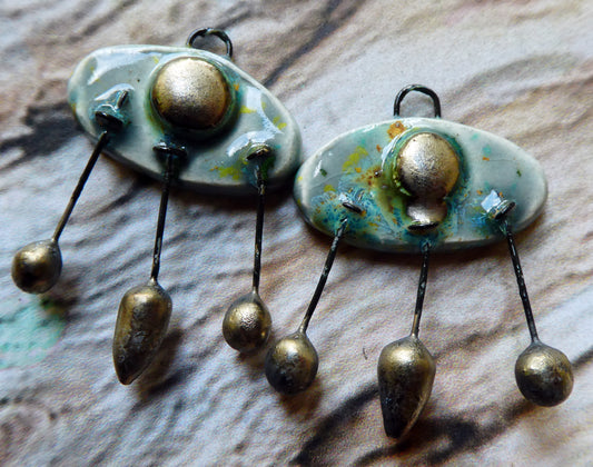 Ceramic Oval Bobbly Charms - Mountain Moss