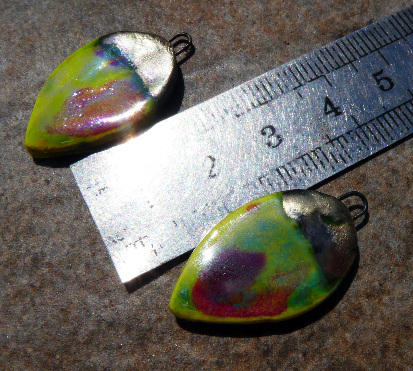 Ceramic Lustrous Slim Leaf Charms -Cherry Limeade