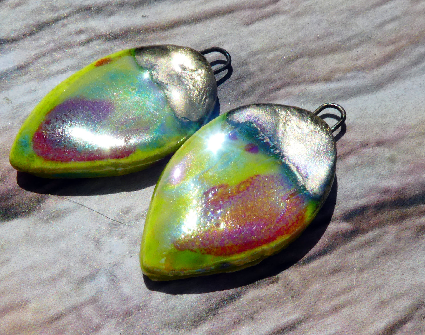 Ceramic Lustrous Slim Leaf Charms -Cherry Limeade