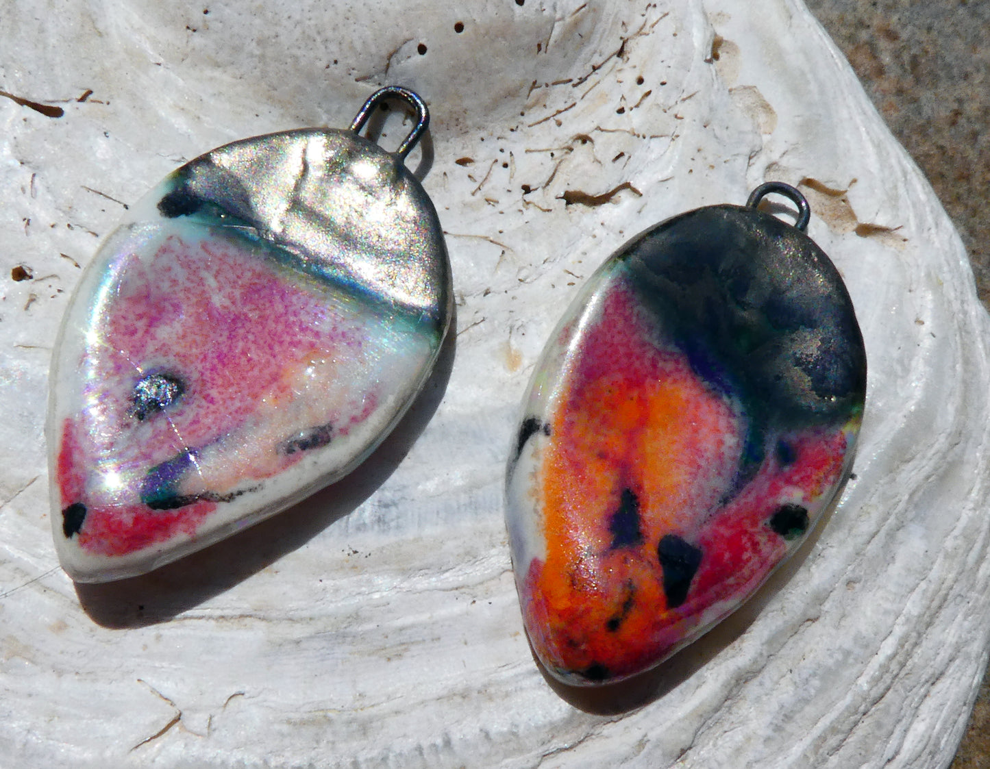 Ceramic Lustrous Slim Leaf Charms -Poppy Fields