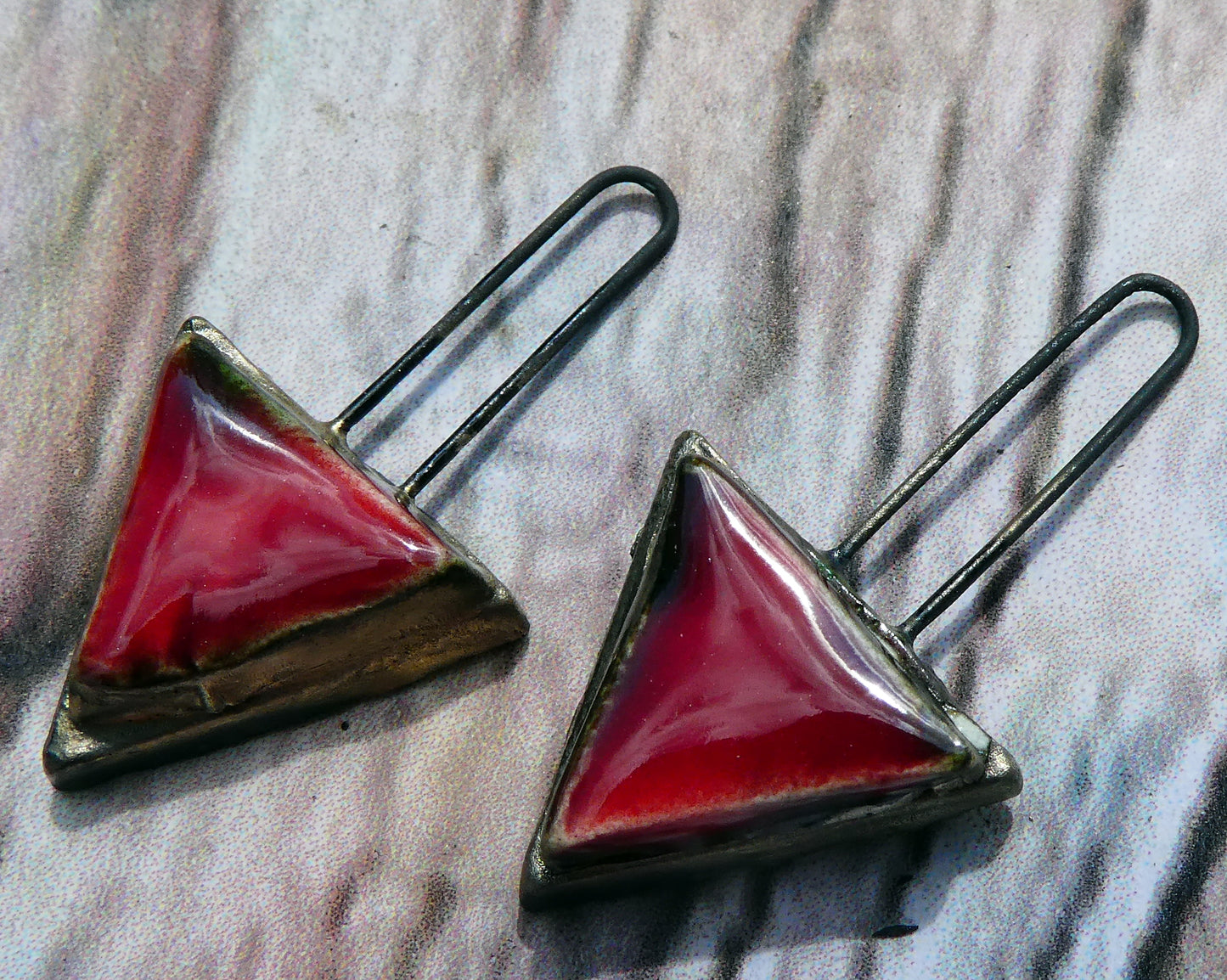 Ceramic Long Hoop Moulded Triangle Charms -Pillar Box