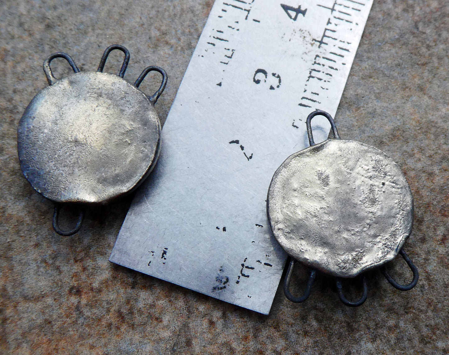 Ceramic Three Hoop Moulded Disc Connectors -Oriental Princess