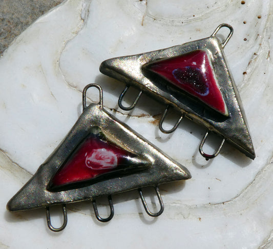 Ceramic Three Hoop Triangle  Moulded Connectors -Fushia Fantastic