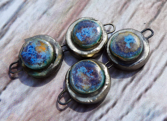 Ceramic Double Disc Moulded Connectors -Outer Space