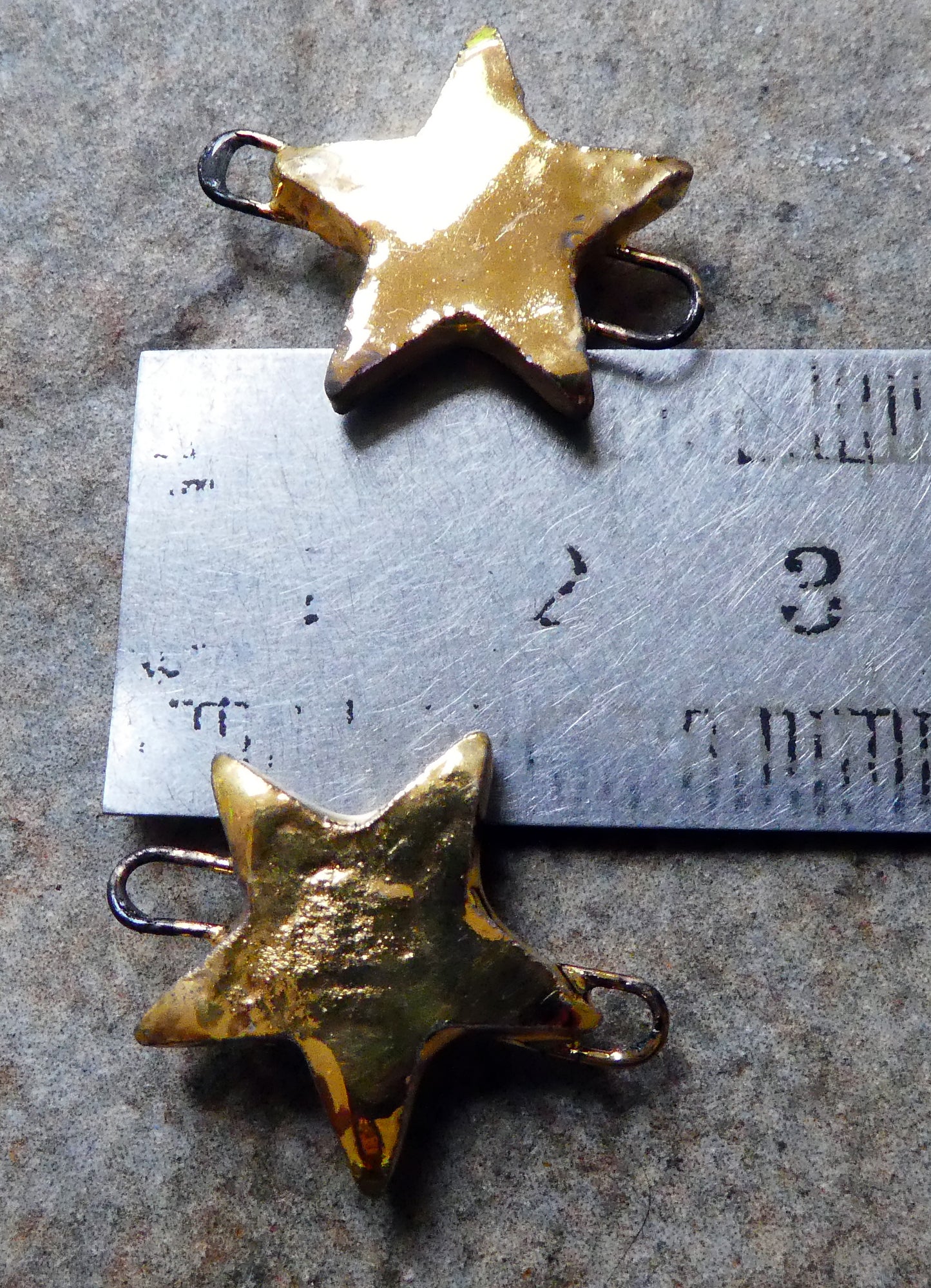 Ceramic Moulded Stars Earring Connectors - Gold and Platinum Lustre