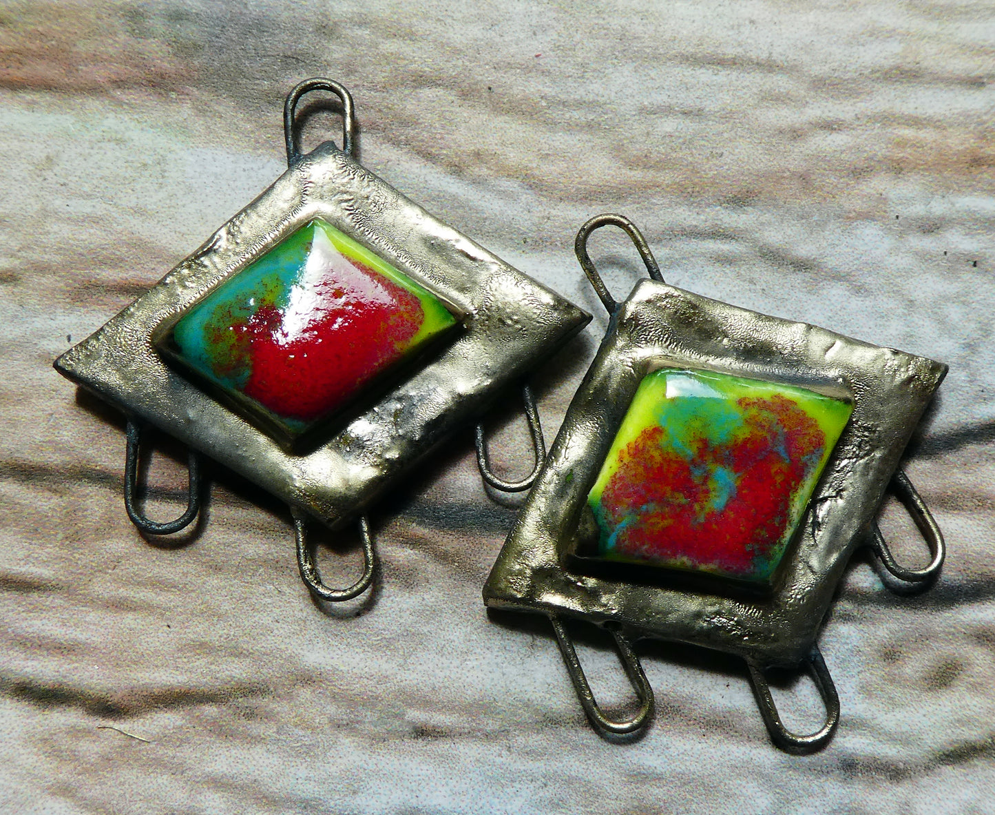 Ceramic Moulded Three Hoop Connectors -Cherry Limeade