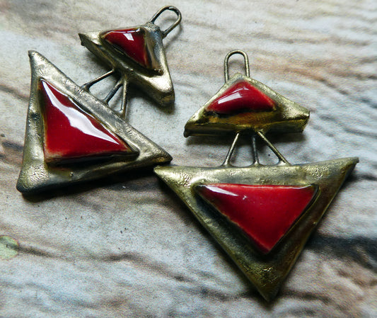 Ceramic Moulded Double Triangle Charms - Pillar Box