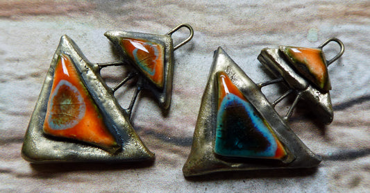 Ceramic Moulded Double Triangle Charms - Vermillion Sunburst