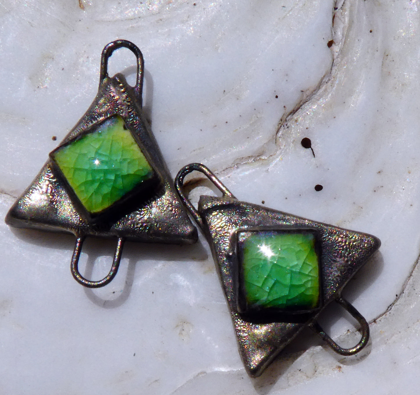 Ceramic Little Moulded Triangle Connectors -Lime