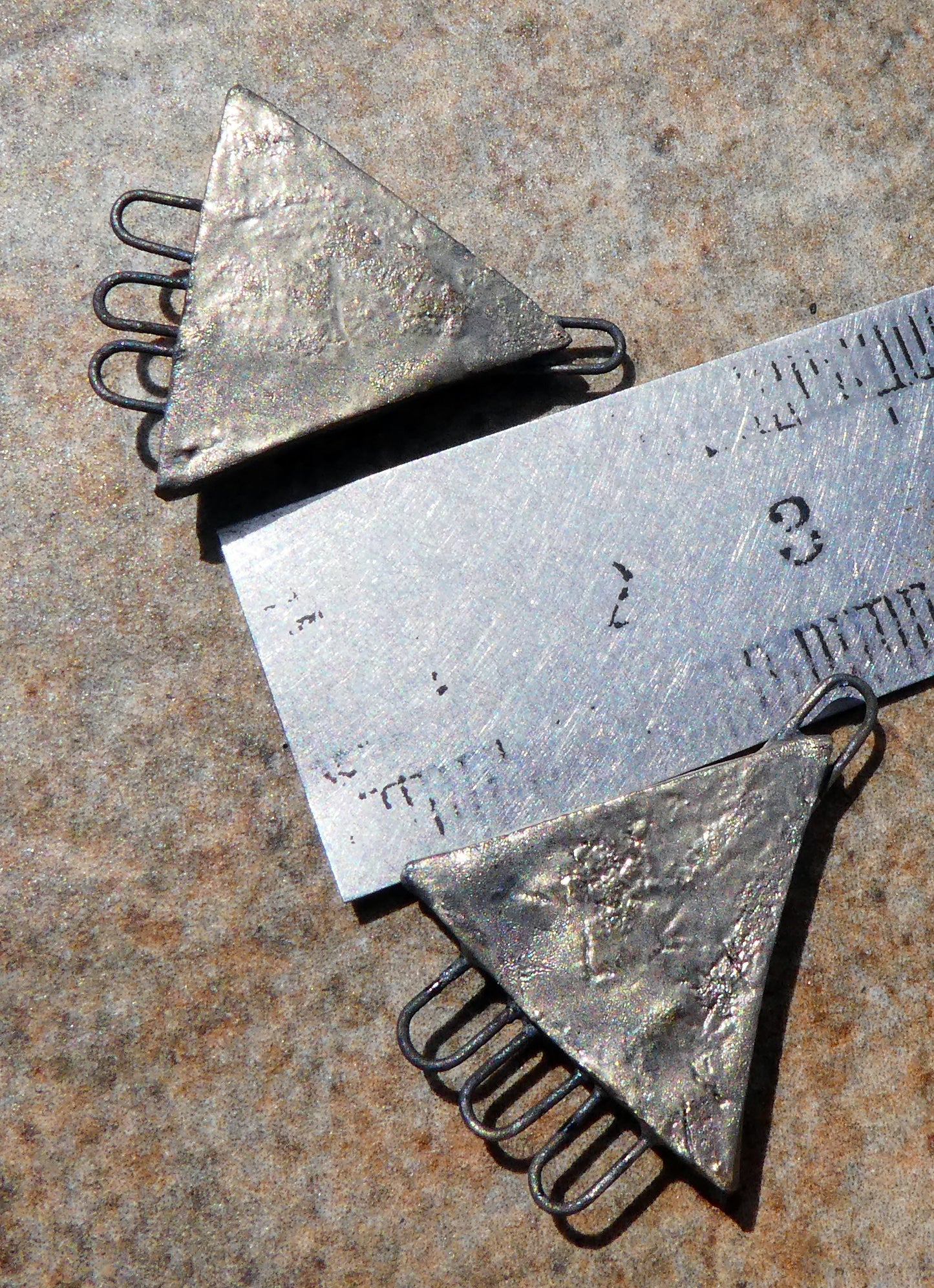 Ceramic Moulded Three Hoop Triangle Connectors - Jurassic