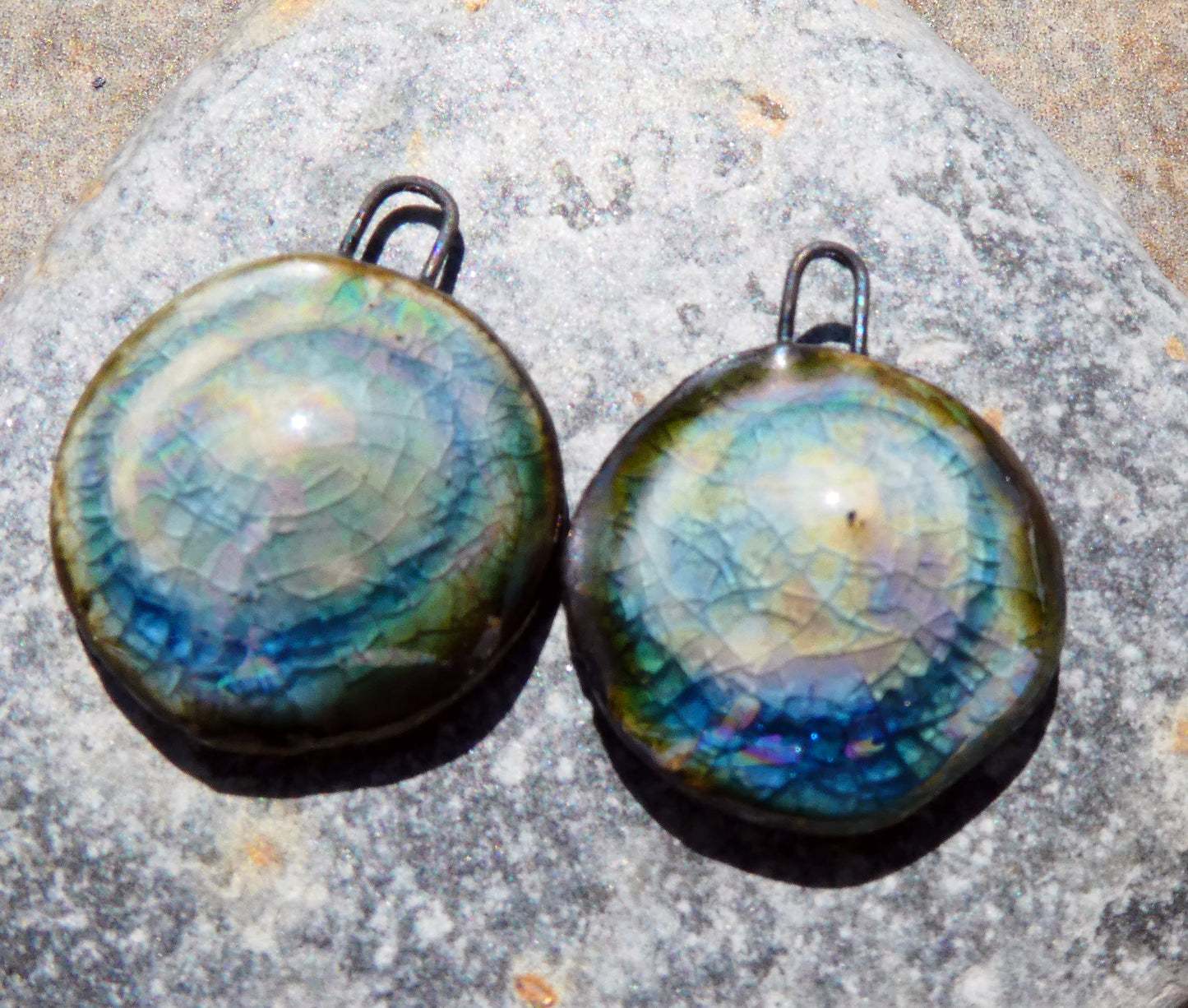 Ceramic Lustrous Button Shell Textured Charms-Water