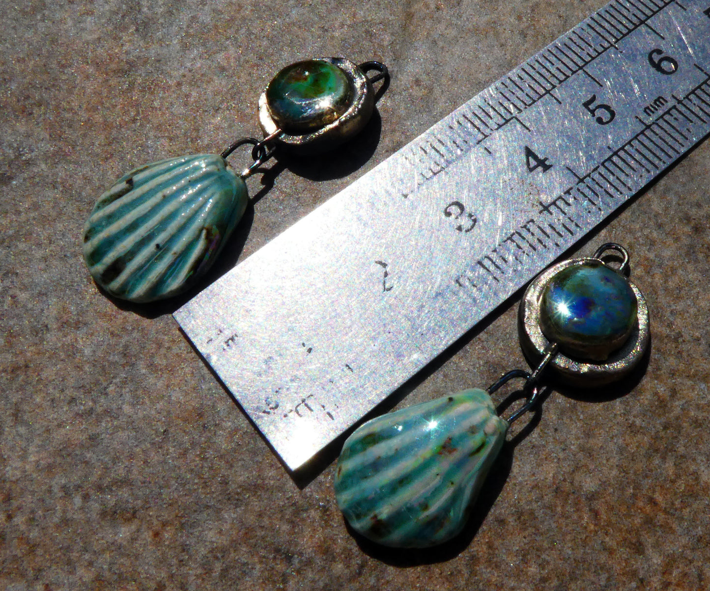 Ceramic Lustrous Moulded Disc and Shell Dangles - Blue Guppy