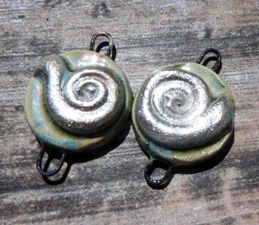 Ceramic Moulded Wave Swirl Disc Connectors - Green Tea