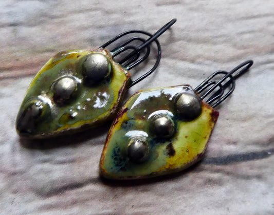 Ceramic Multi Hoop Pointed Charms -Pagoda