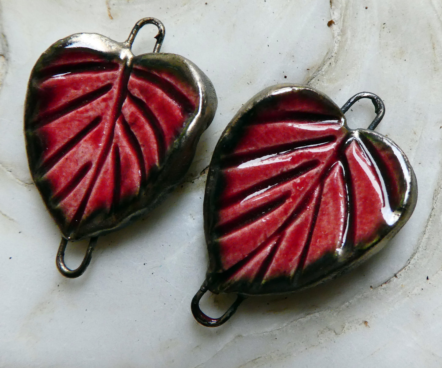 Ceramic Heart Shaped Leaf Connectors - Red
