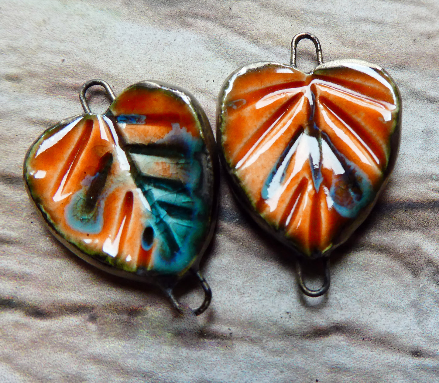 Ceramic Heart Shaped Leaf Connectors - Vermillion Sunburst