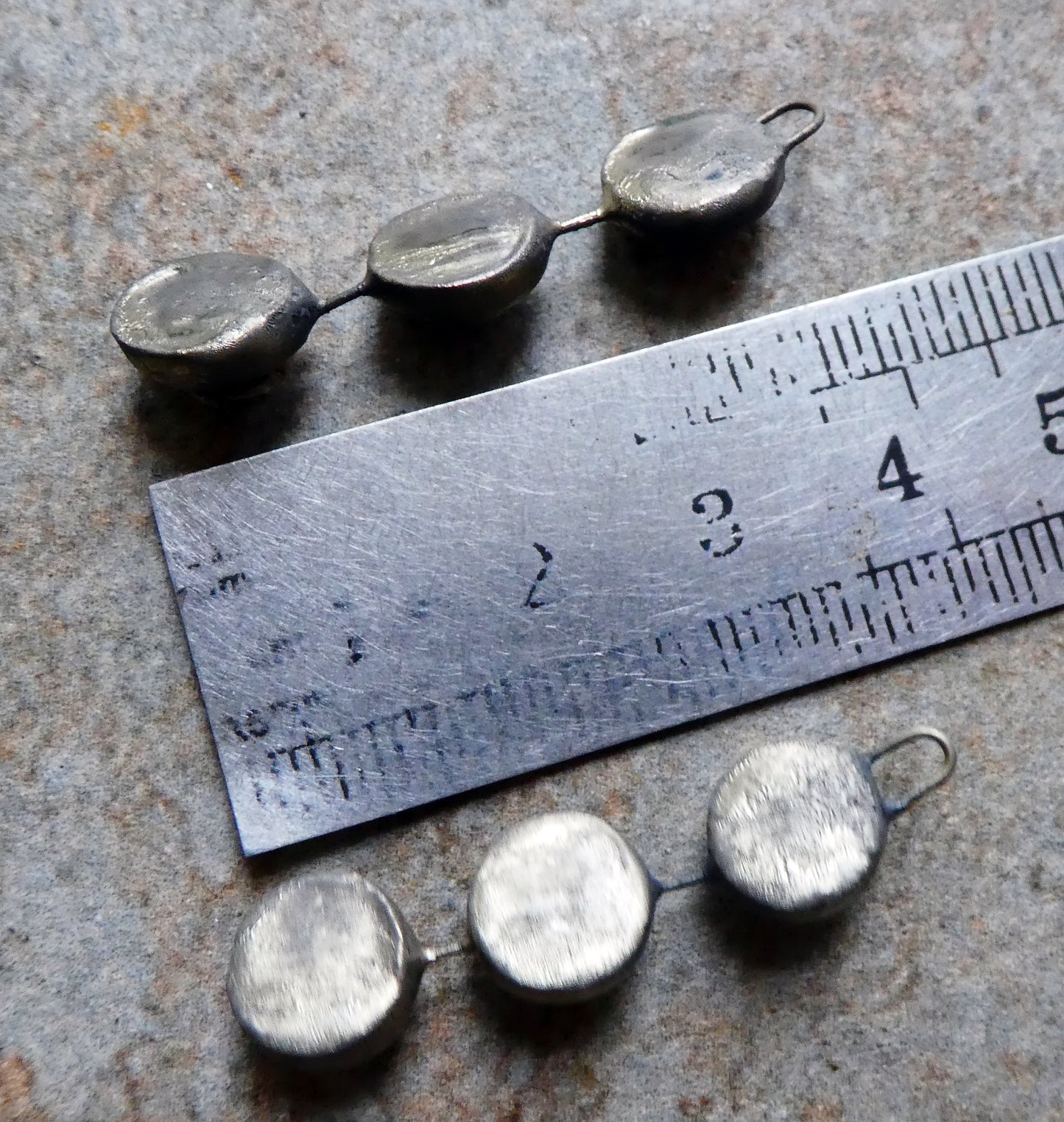 Ceramic Moulded Disc Stack Charms - Red