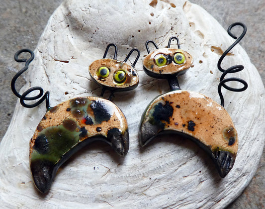 Ceramic Curly Tail Cat Charms - Oriental Caramel