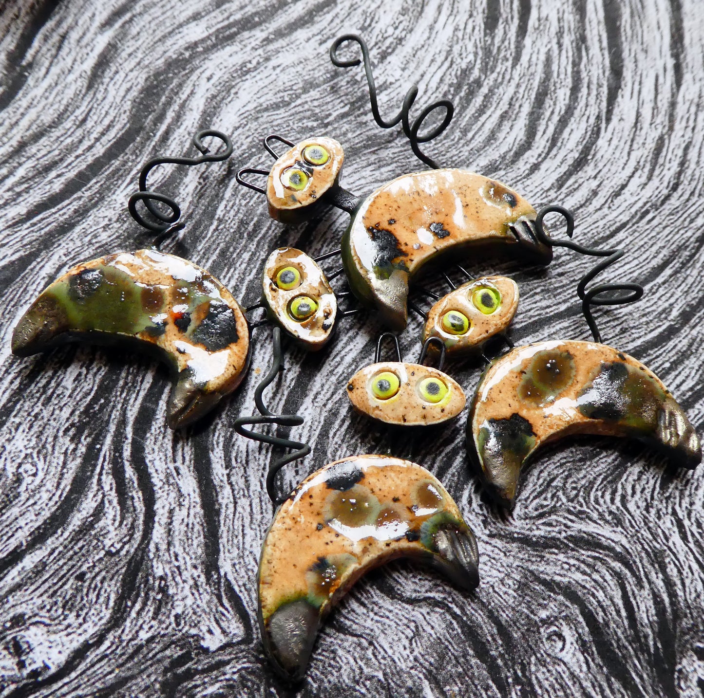 Ceramic Curly Tail Cat Charms - Oriental Caramel