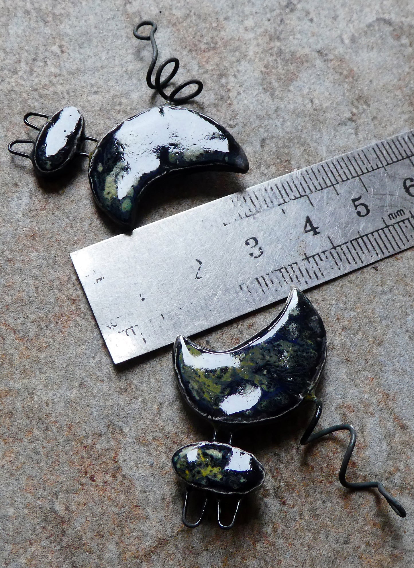 Ceramic Curly Tail Cat Charms - Constellation