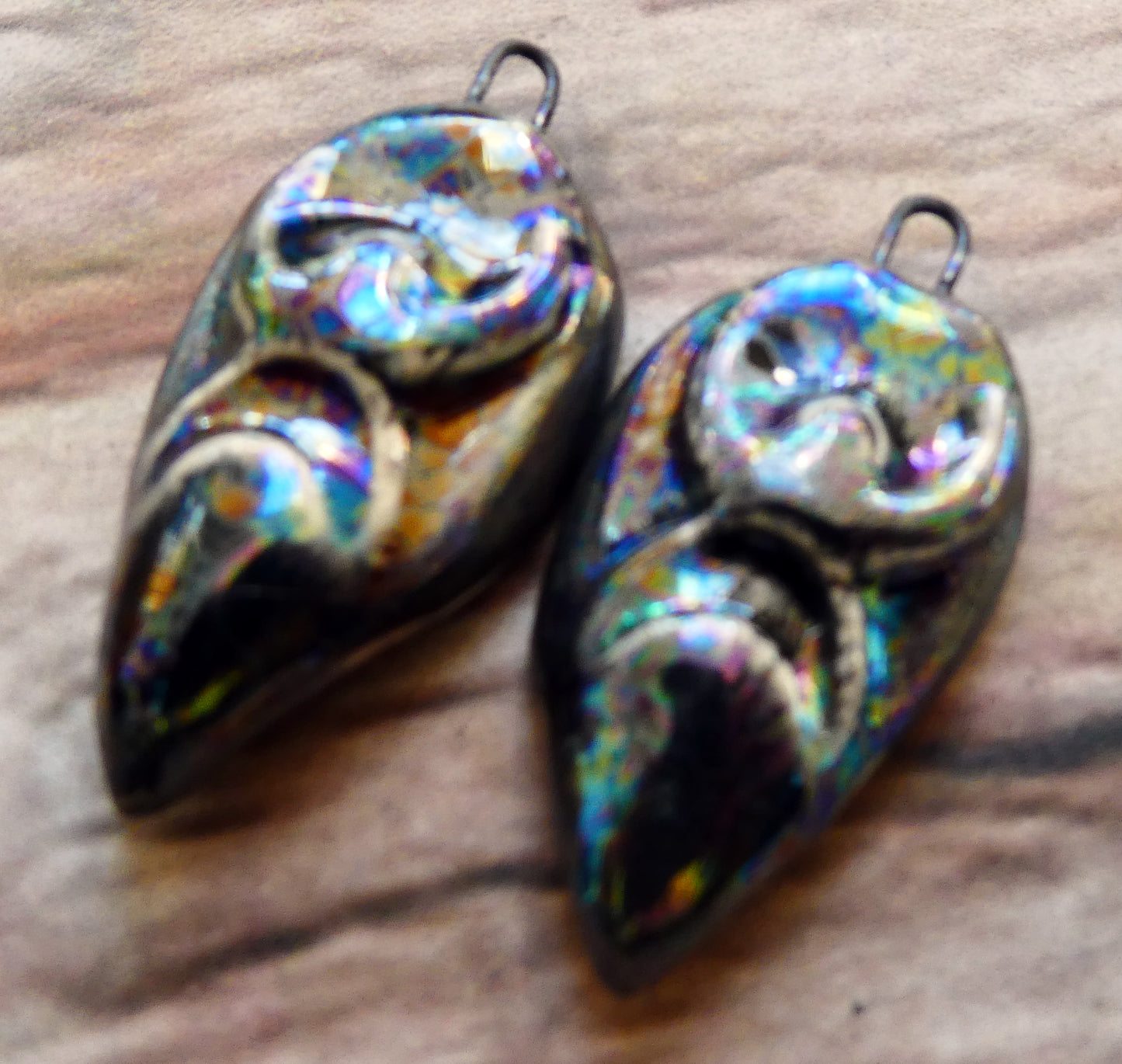 Ceramic Lustrous Goddess Charms -Black