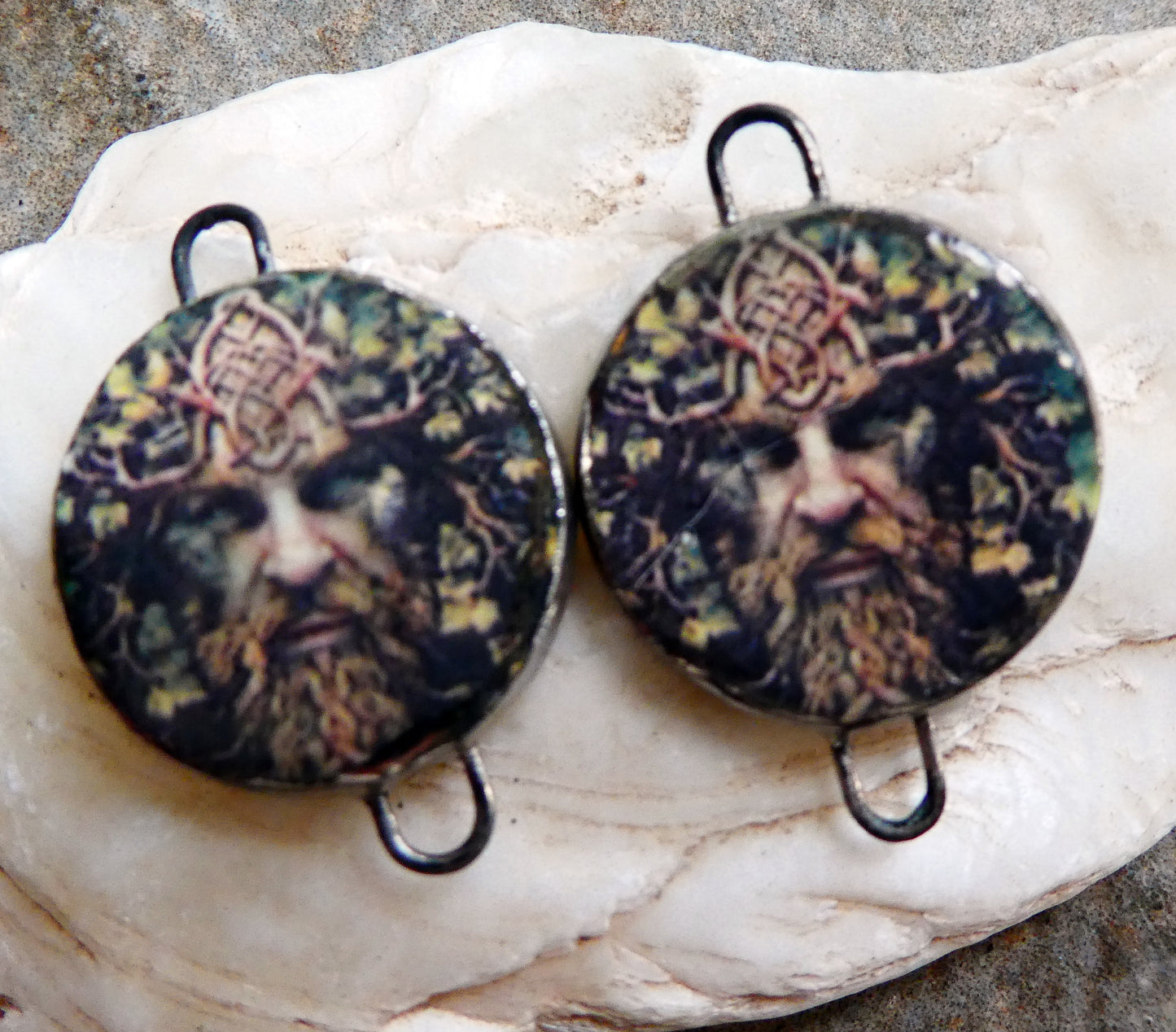 Ceramic Green Man Decal Disc Connectors - #8