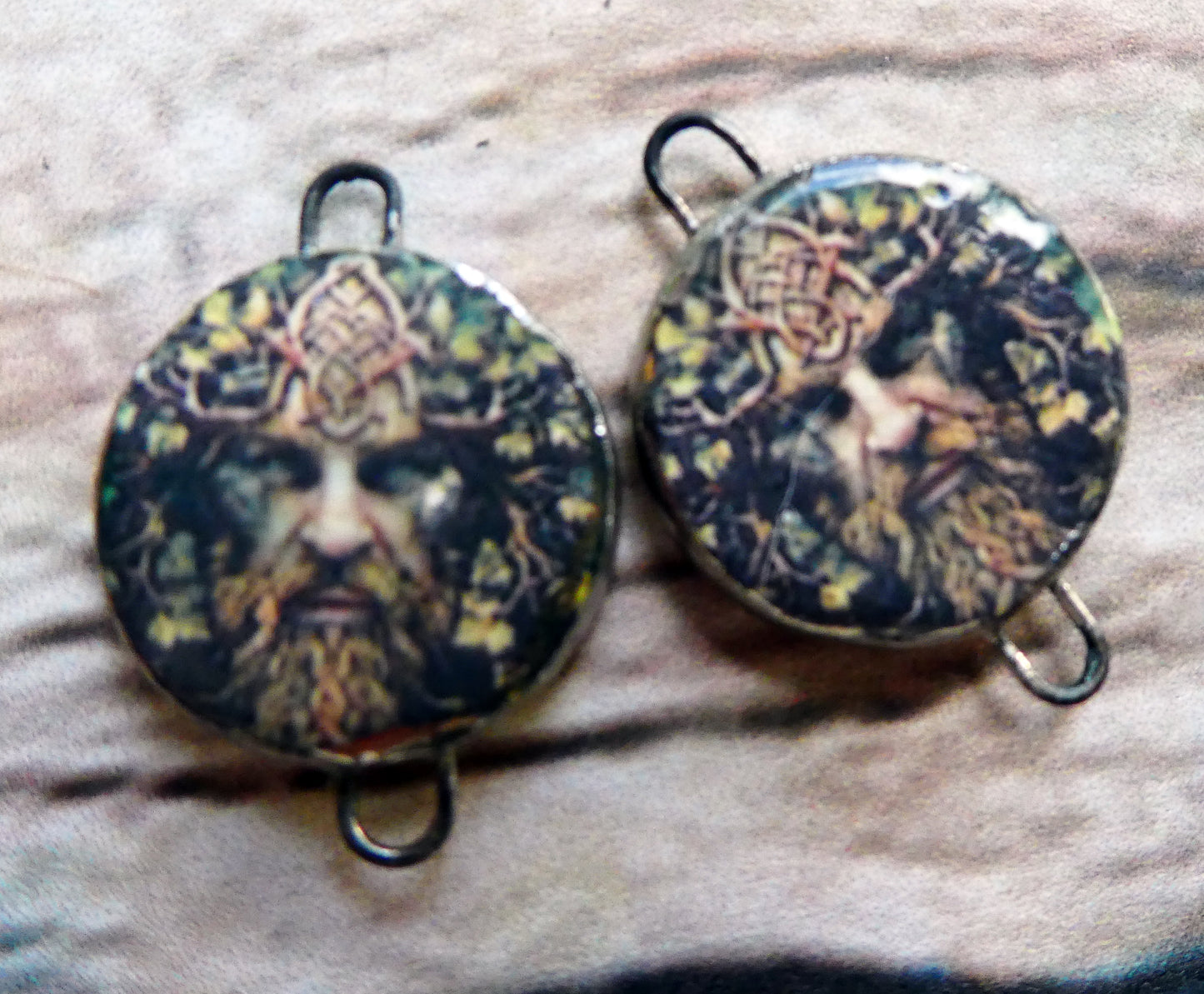 Ceramic Green Man Decal Disc Connectors - #8